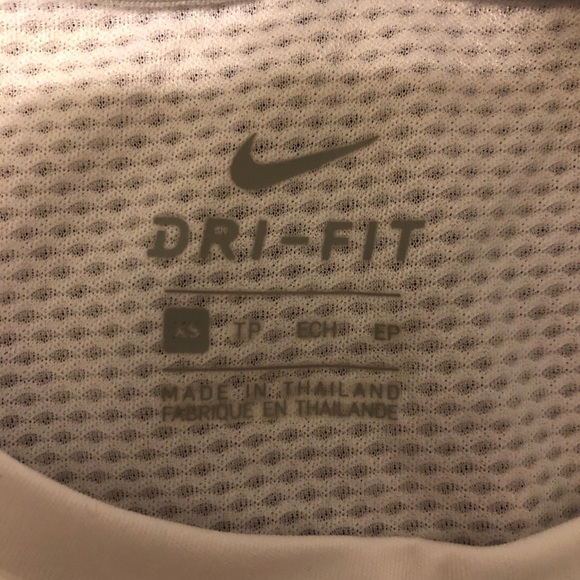 Nike Work out top - Picture 2 of 3